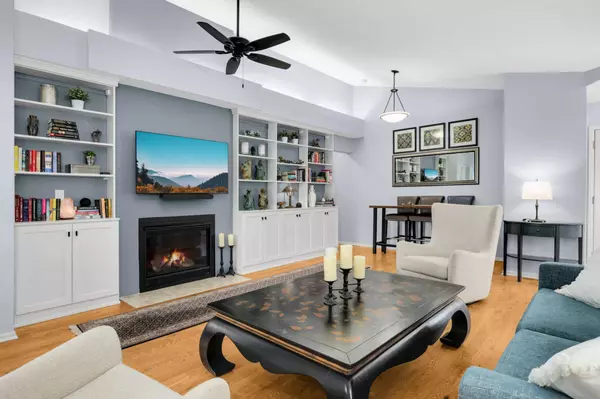 523 Lovell AVE, Roseville, MN 55113