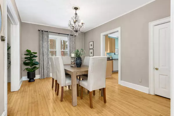 511 W 22nd ST, Minneapolis, MN 55405