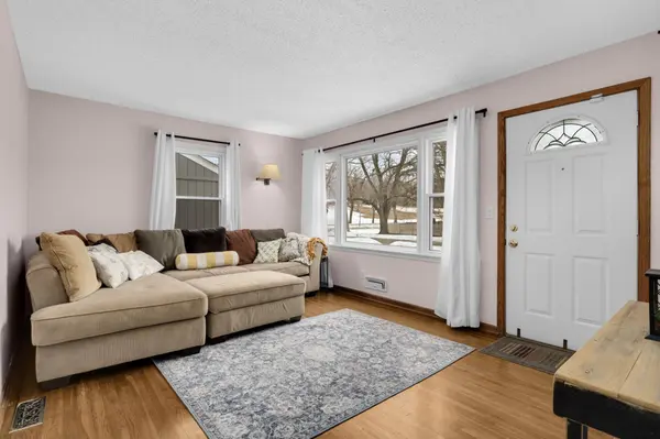 2751 York AVE N, Robbinsdale, MN 55422