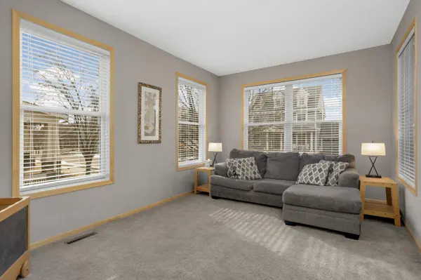 313 Periwinkle PL, Bayport, MN 55003