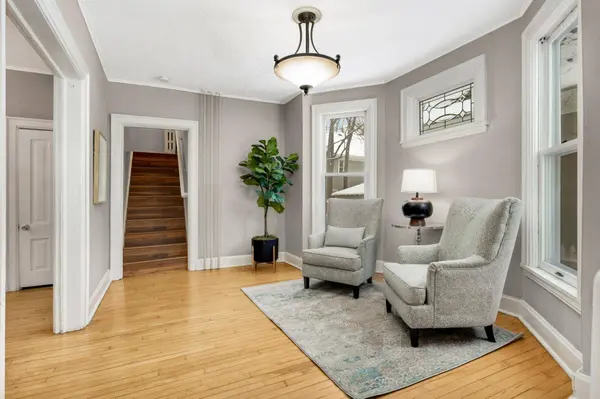 511 W 22nd ST, Minneapolis, MN 55405