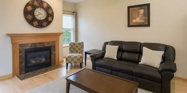 6869 Folkestone RD #614, Apple Valley, MN 55124