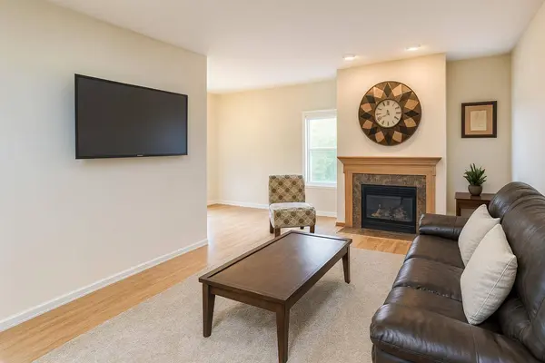 6869 Folkestone RD #614, Apple Valley, MN 55124