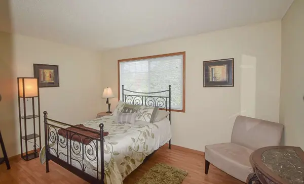 6869 Folkestone RD #614, Apple Valley, MN 55124