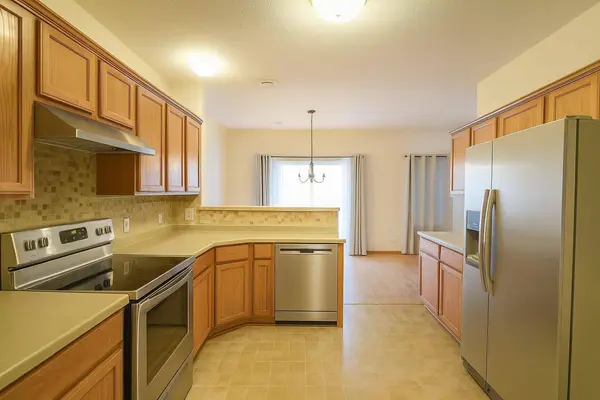 6869 Folkestone RD #614, Apple Valley, MN 55124