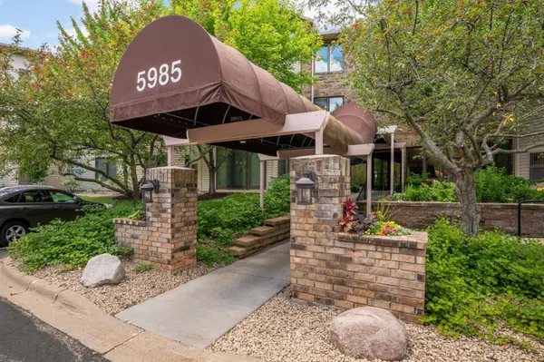 5985 Rowland RD #302, Hopkins, MN 55343