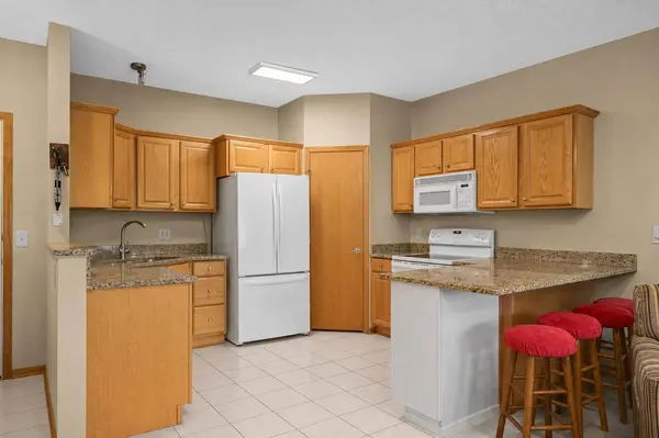 5985 Rowland RD #302, Hopkins, MN 55343