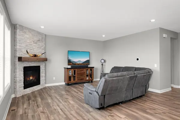 870 Spancil Hill DR, Woodbury, MN 55129