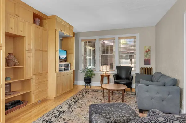 127 Lexington Pkwy S #6, Saint Paul, MN 55105
