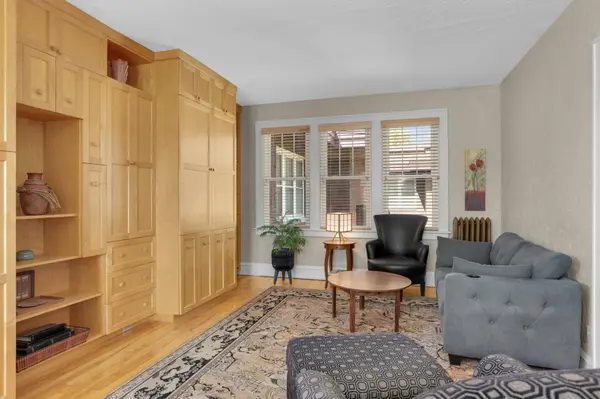 127 Lexington Pkwy S #6, Saint Paul, MN 55105