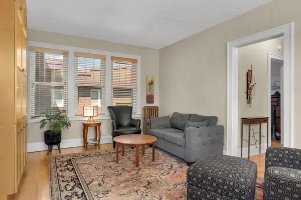 127 Lexington Pkwy S #6, Saint Paul, MN 55105