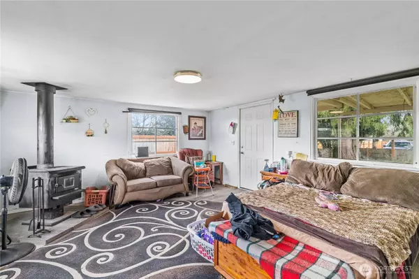 11925 59th St CT E, Puyallup, WA 98372