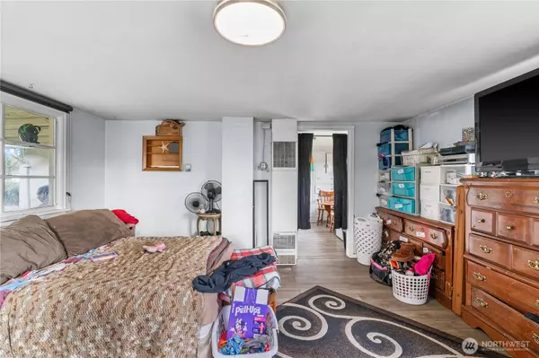 11925 59th St CT E, Puyallup, WA 98372