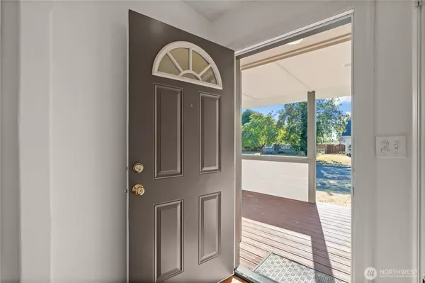 5219 S Thompson AVE, Tacoma, WA 98408