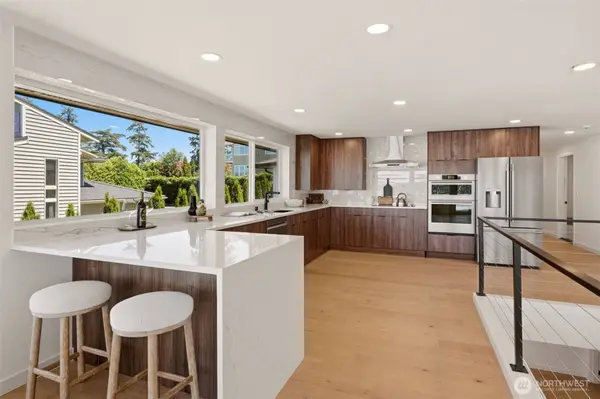 47 Wallace ST, Steilacoom, WA 98388