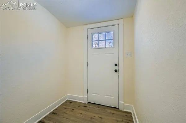2423 W St Vrain ST, Colorado Springs, CO 80904