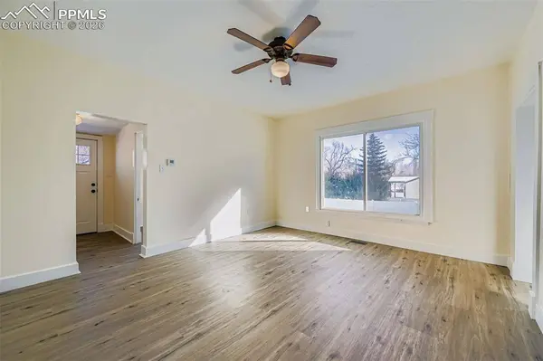 2423 W St Vrain ST, Colorado Springs, CO 80904