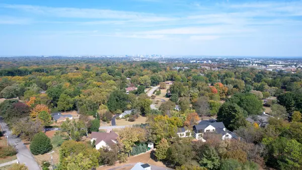 Seeking Residential Lots in Nashville’s Most Sought-After Neighborhoods
