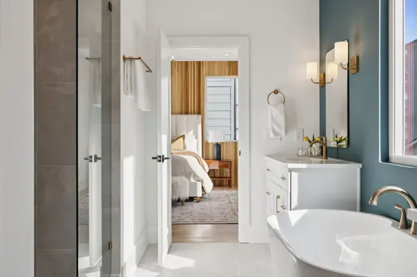 Move-Up Buyers Are Choosing New Construction,KCM Crew