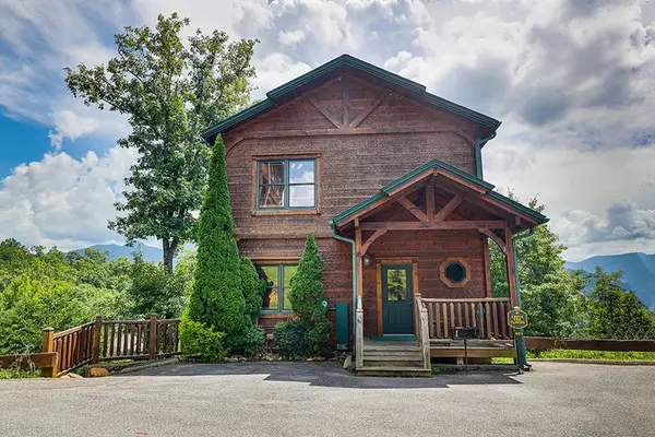That House That’s Been Sitting Could Be Your Best Shot at a Deal