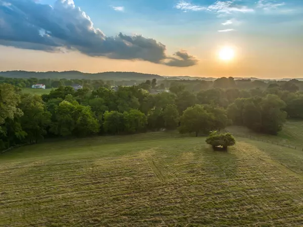 322 Vaughn Rd, Nashville, TN 37221