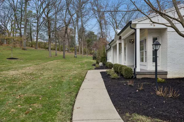 3900 Crestridge Dr, Nashville, TN 37204