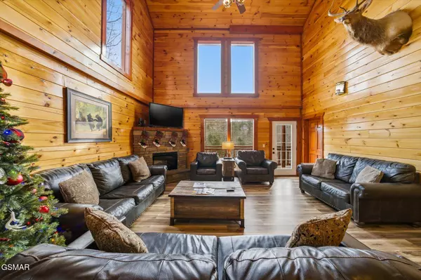 4339 Forest Ridge WAY, Pigeon Forge, TN 37863