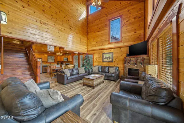 4339 Forest Ridge WAY, Pigeon Forge, TN 37863