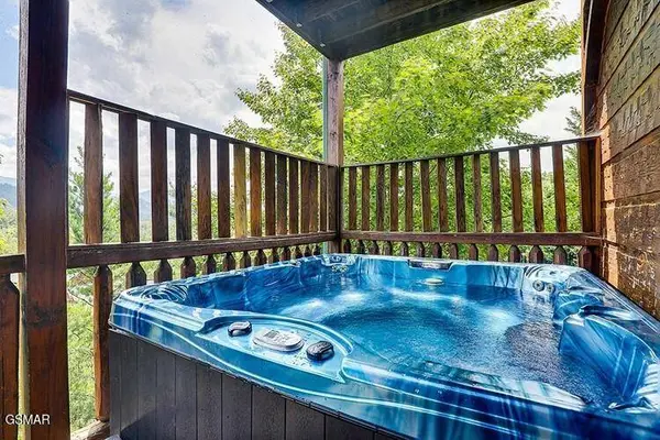 821 Great Smoky WAY, Gatlinburg, TN 37738