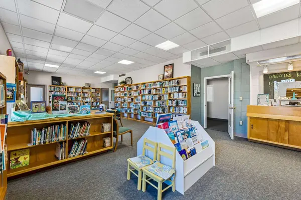 480 Hogan Rd, Nashville, TN 37220