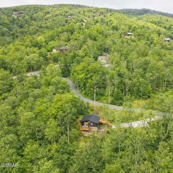 1065 Shell Mountain RD, Sevierville, TN 37876