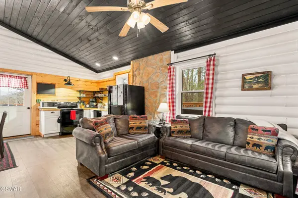 1065 Shell Mountain RD, Sevierville, TN 37876