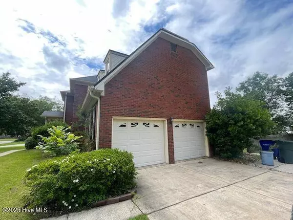 2906 Hunters, Greenville, NC 27858