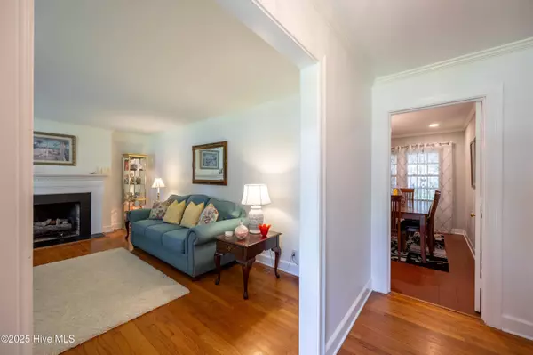 1711 Woodside DR W, Wilson, NC 27893