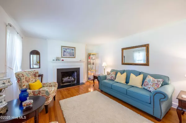 1711 Woodside DR W, Wilson, NC 27893