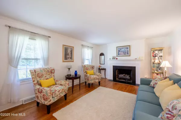 1711 Woodside DR W, Wilson, NC 27893