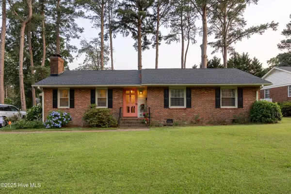 1711 Woodside DR W, Wilson, NC 27893