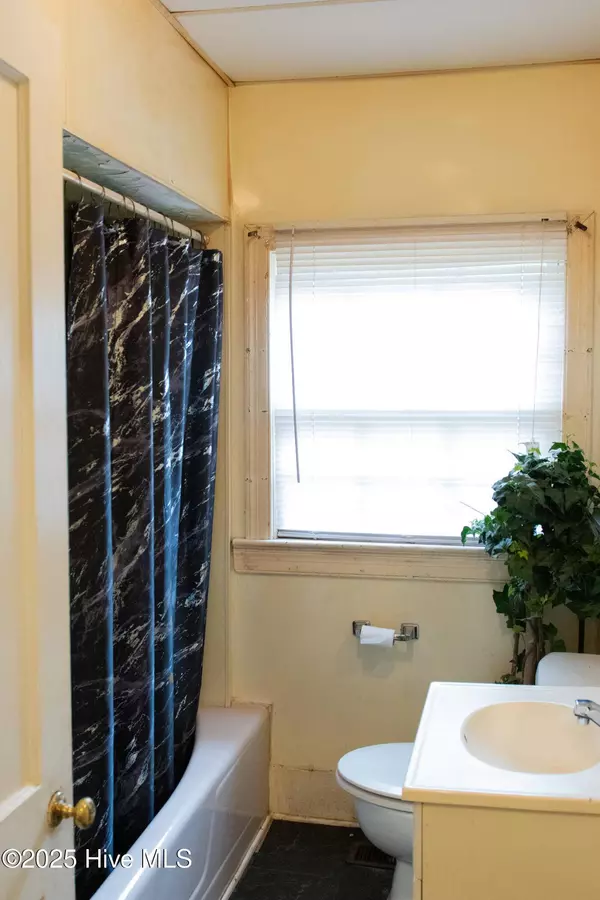 913 Faison ST E, Wilson, NC 27893