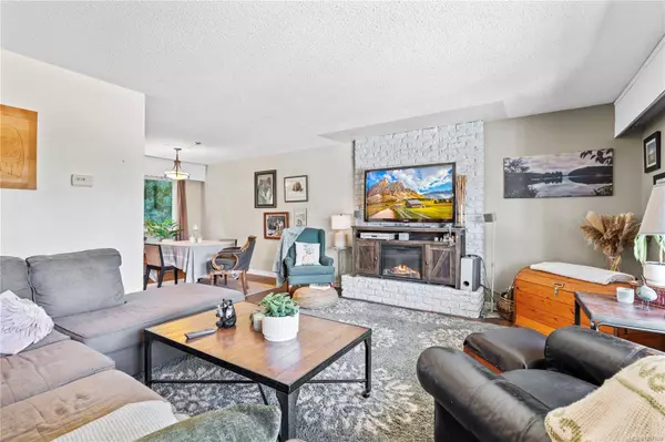 1526 Sunrise Dr, Parksville, BC V9P 1X7