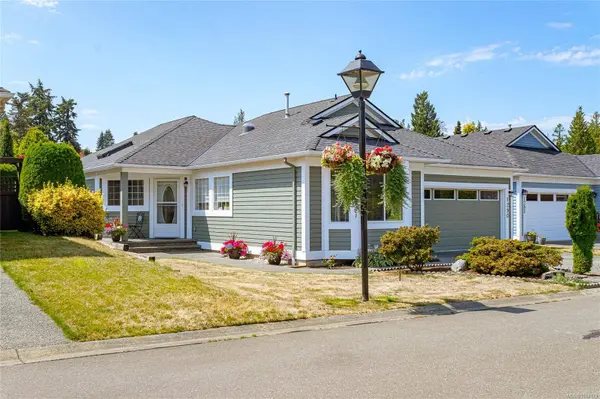 1290 Oceanside Dr, Qualicum Beach, BC V9K 2K4