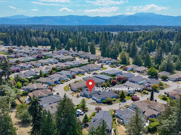 1290 Oceanside Dr, Qualicum Beach, BC V9K 2K4