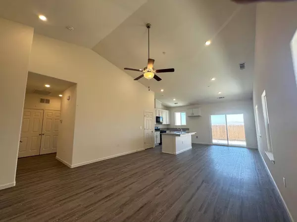 1205 E Orange ST, Avenal, CA 93204