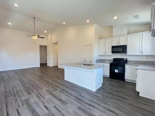 1205 E Orange ST, Avenal, CA 93204