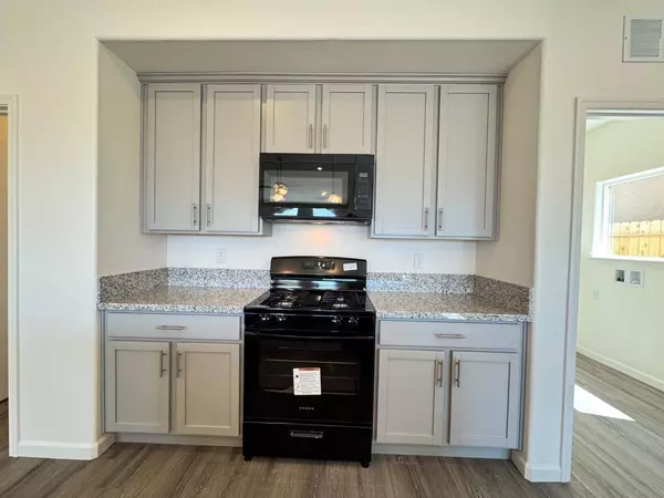 901 Grangeville AVE, Avenal, CA 93204