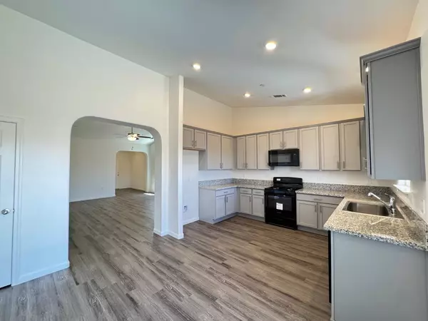 1140 E Orange ST, Avenal, CA 93204