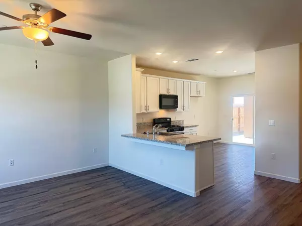 1204 E Orange ST, Avenal, CA 93204