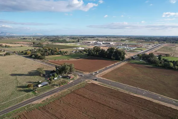 8285 E Shields AVE, Fresno, CA 93737