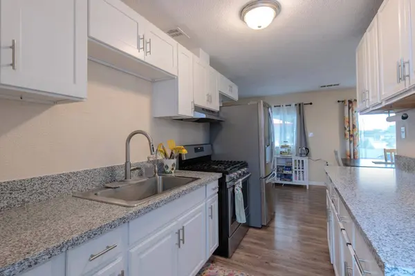 6397 W Clinton AVE, Fresno, CA 93723