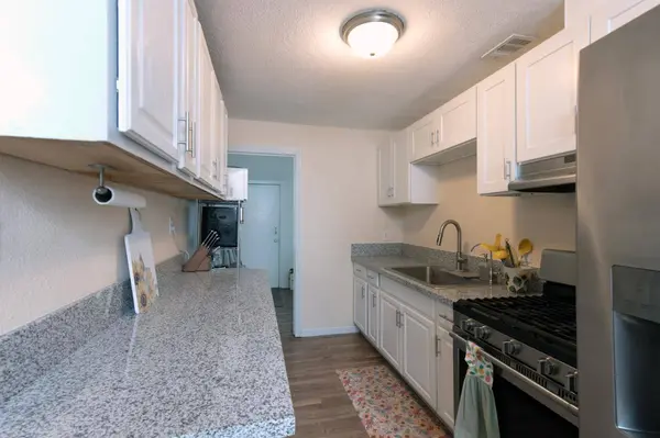 6397 W Clinton AVE, Fresno, CA 93723