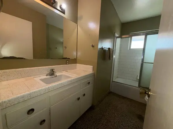 3478 W Mckinley AVE, Fresno, CA 93722